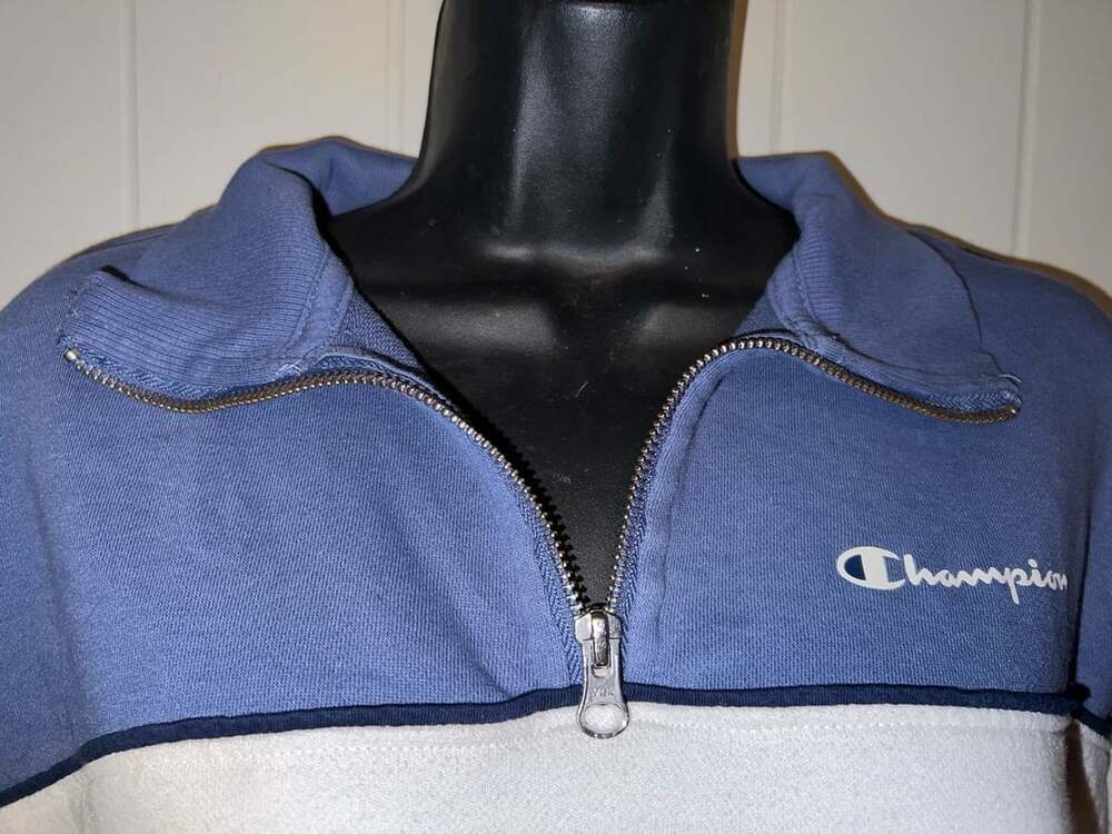 Champion - Picture 5 of 6